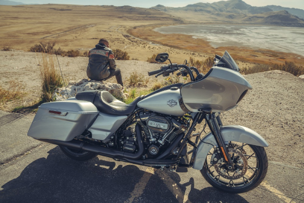 Harley-Davidson-MY23_Road-Glide-Special