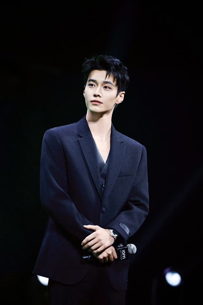 This image has an empty alt attribute; its file name is HeYu2.jpg