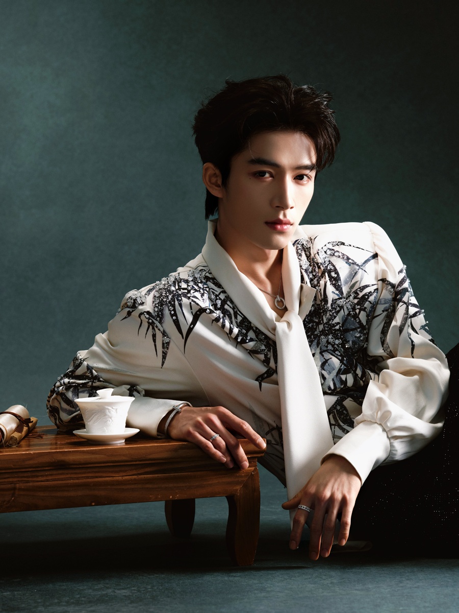 หวังซิงเยว่ Wang Xingyue 王星越