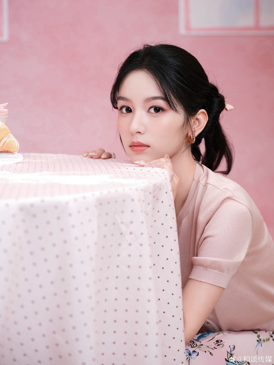 นักแสดงจีนค่ายHesong -  Hesong Entertainment  -和颂传媒- โจวเหย่ - Zhou Ye
